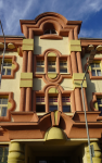 Mehrfamilienhaus